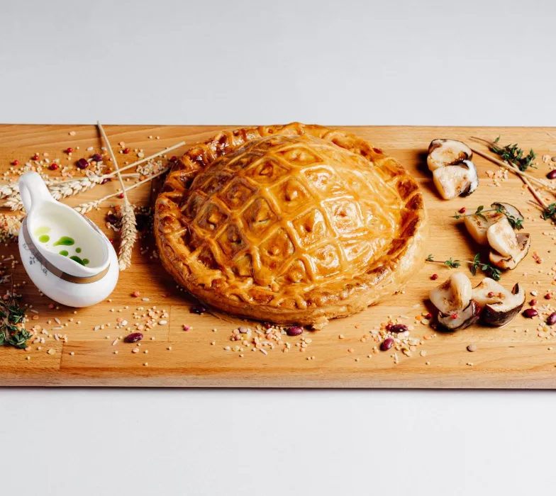 Курник с курицей, грибами и рисом